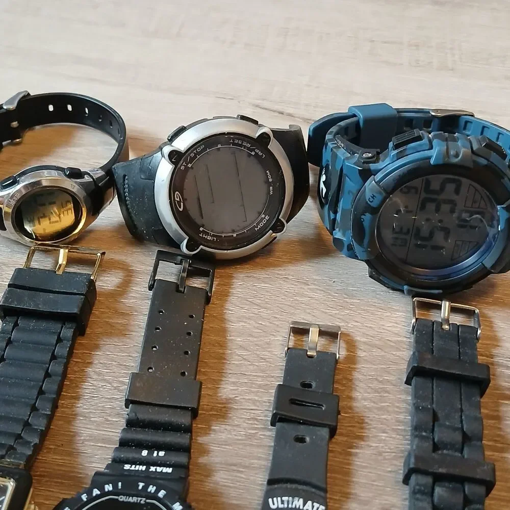 Huge Watch Lot of 25+ Mixed Brands Vintage & Modern Parts/Repair Untested-Box 1